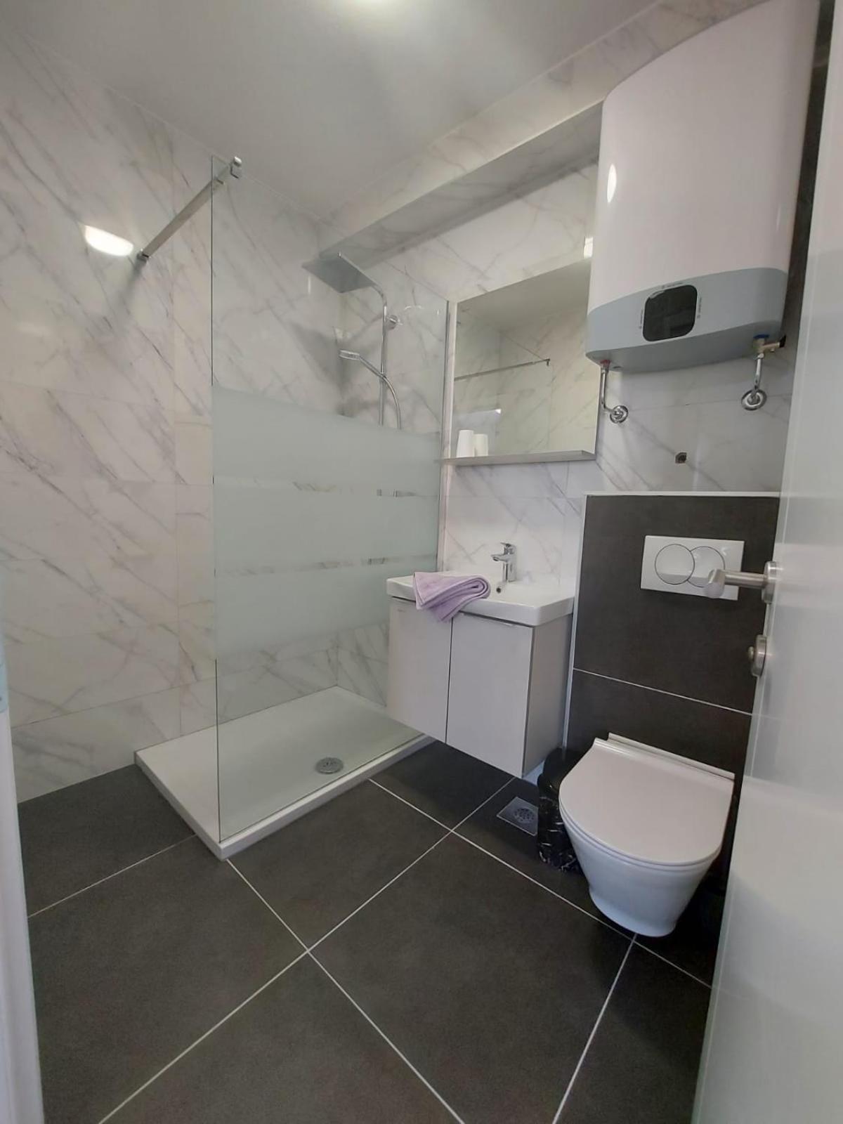 Apartmani Neva Makarska Eksteriør billede